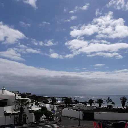 Sunny Self-catering Costa Teguise, Lanzarote, Spain קוסטה טגוויסה