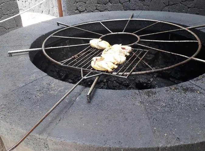 Sunny Self-catering Costa Teguise, Lanzarote, Spain * 科斯塔特吉塞